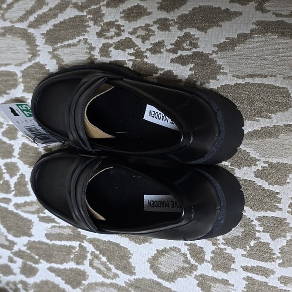 Steve Madden Ladies' Lug Loafer size 7.5 black - Picture 2 of 4